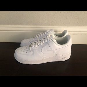 Nike Air Force 1 (White)